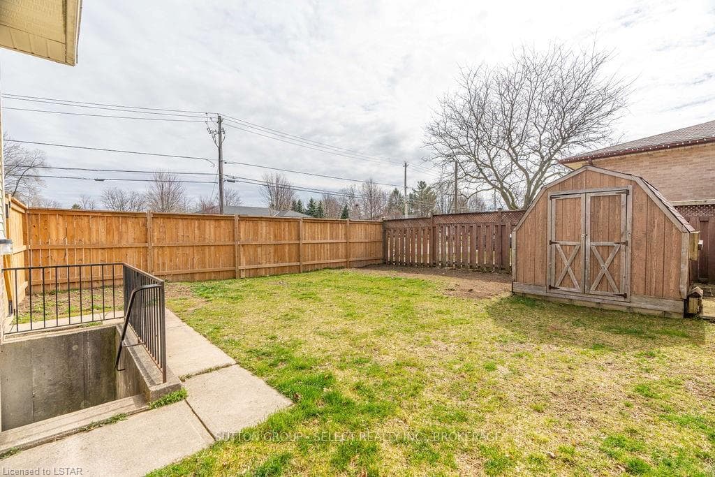 176 SPENCE Drive photo 40