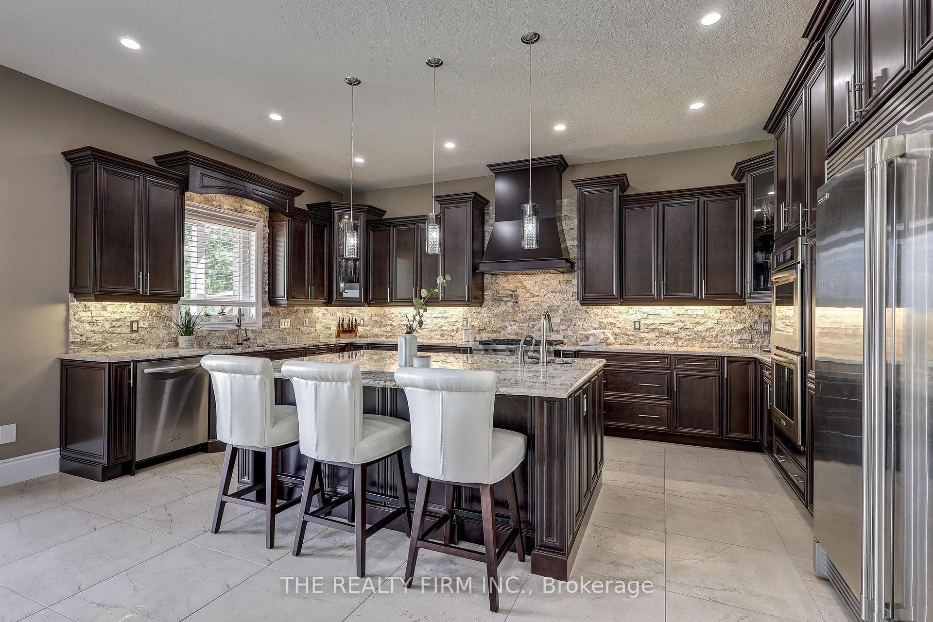 22060 Nissouri Road photo 11