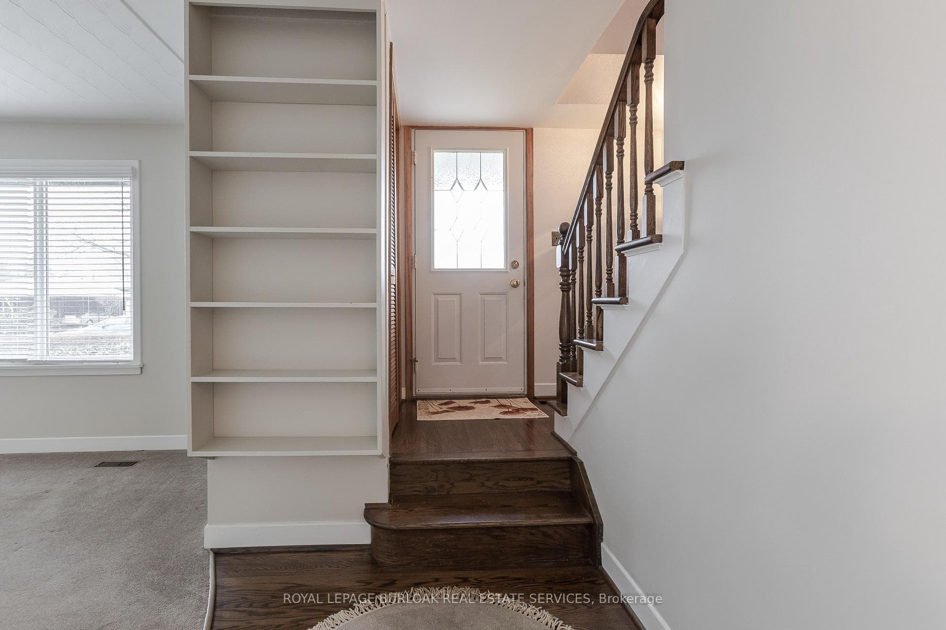 153 Hoover Crescent photo 7