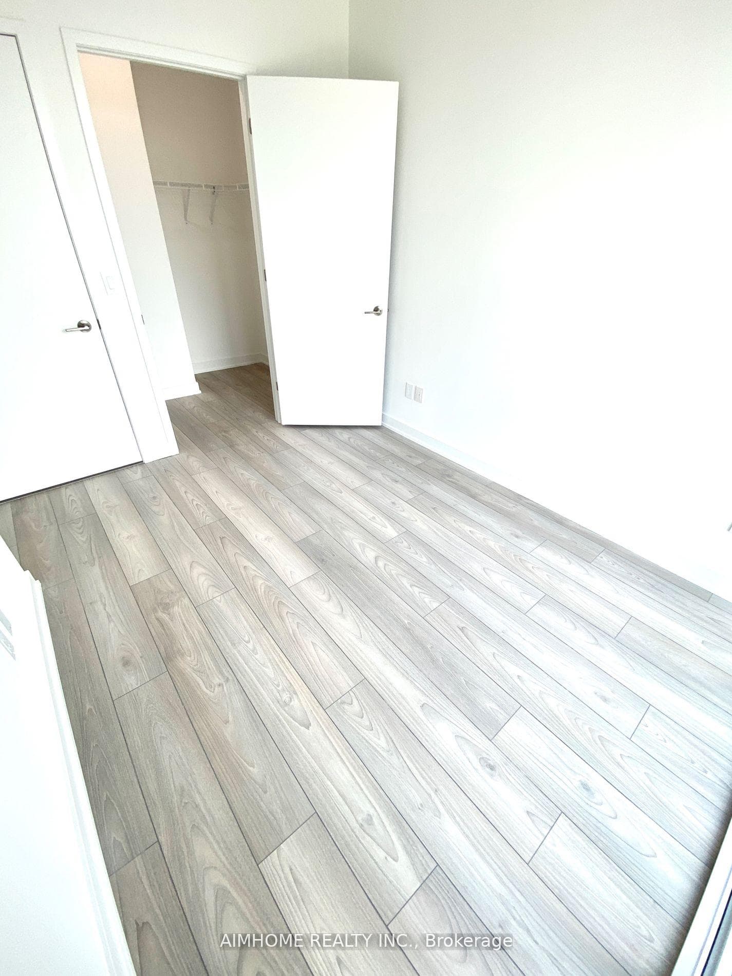 8 Tippett Road Unit 1017 photo 29