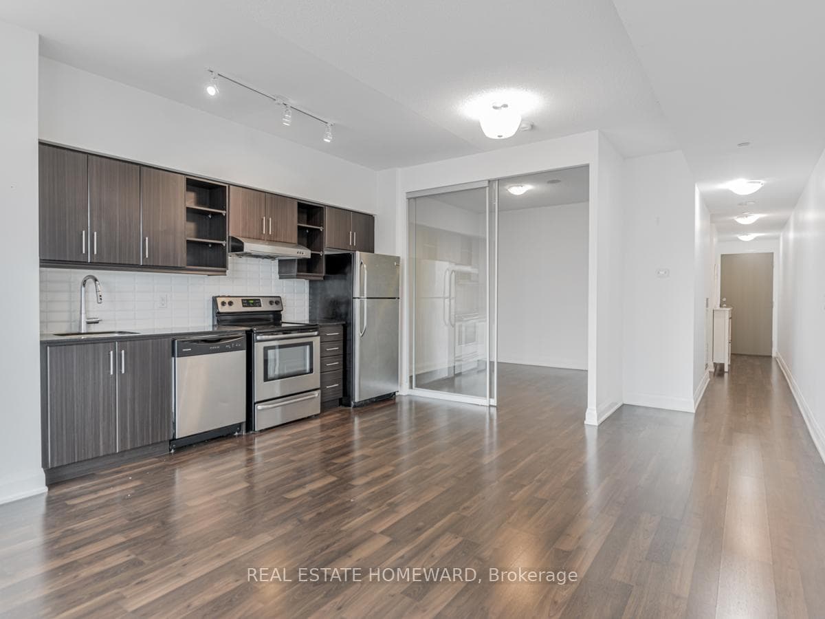 160 Vanderhoof Avenue Unit 318 photo 13