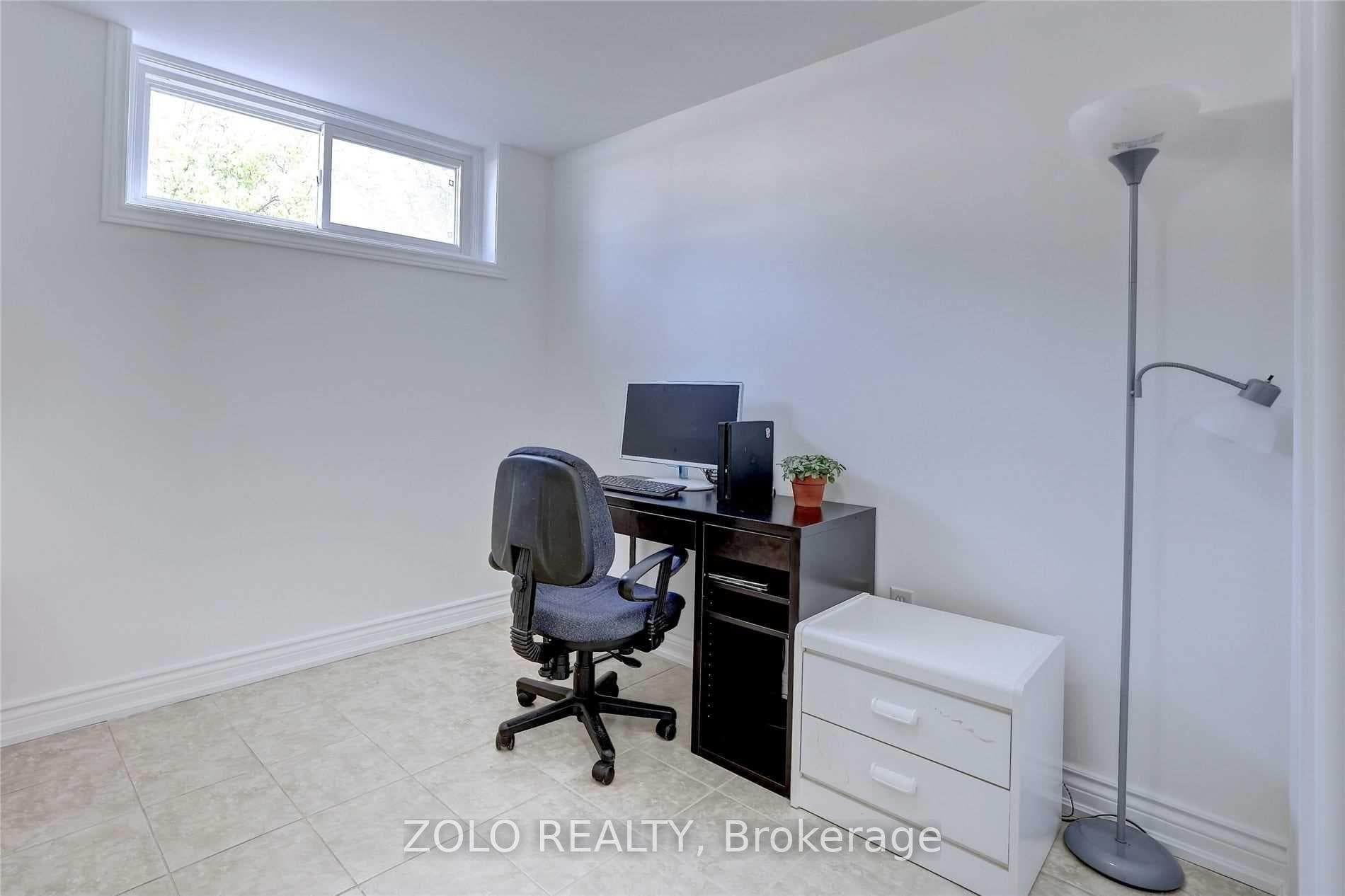 720 Bloor Street photo 12