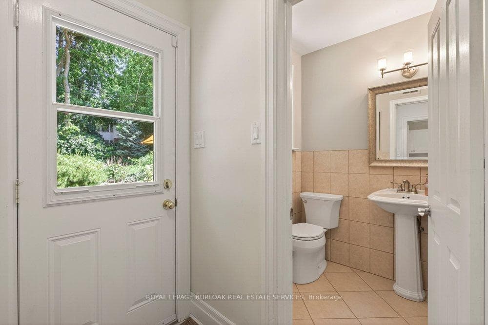 589 Sharalin Court photo 28