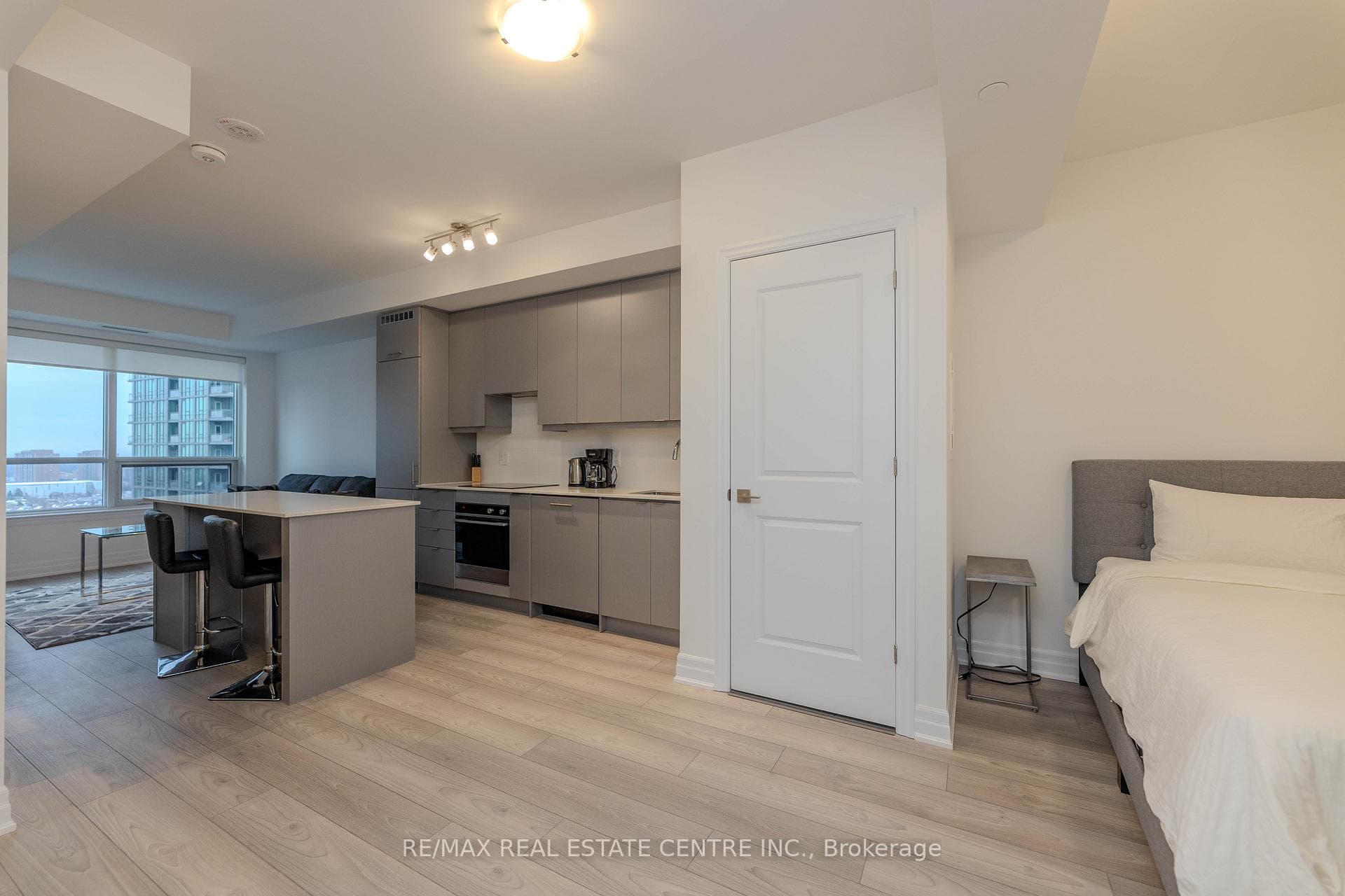 36 Elm Drive Unit 1805 photo 10