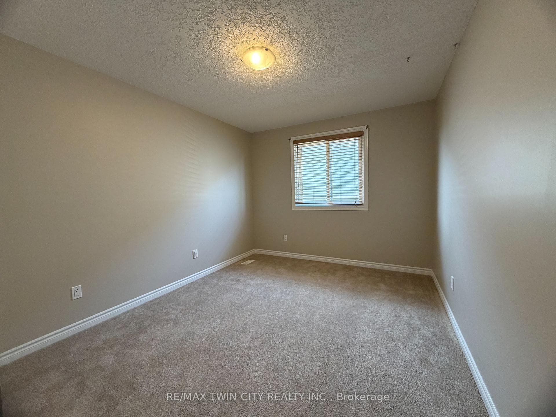 457 Dansbury Drive photo 25