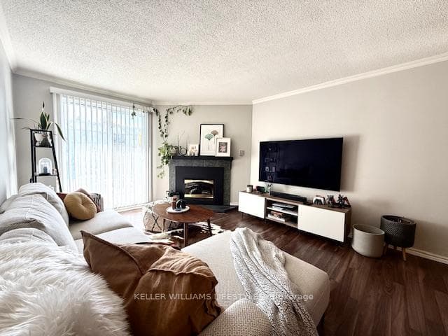 731 Deveron Crescent Unit 201 photo 7