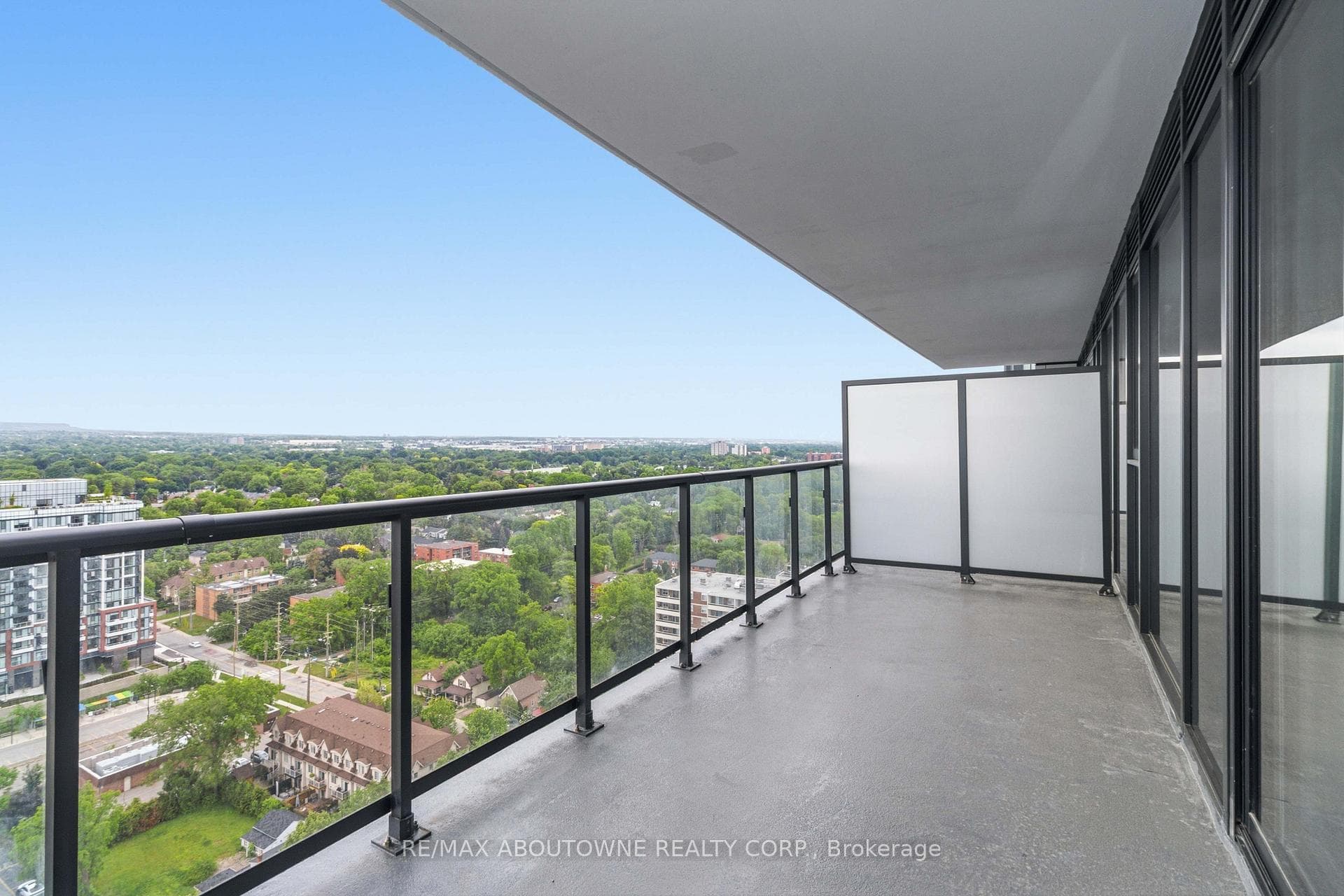 2075 Lakeshore Road Unit 2011 photo 22