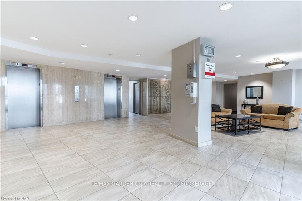 35 TOWERING HEIGHTS Boulevard Unit 508 photo 4