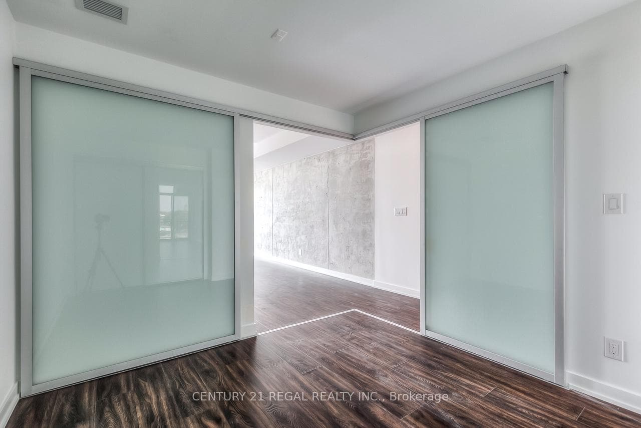 205 Manning Avenue Unit 416 photo 17