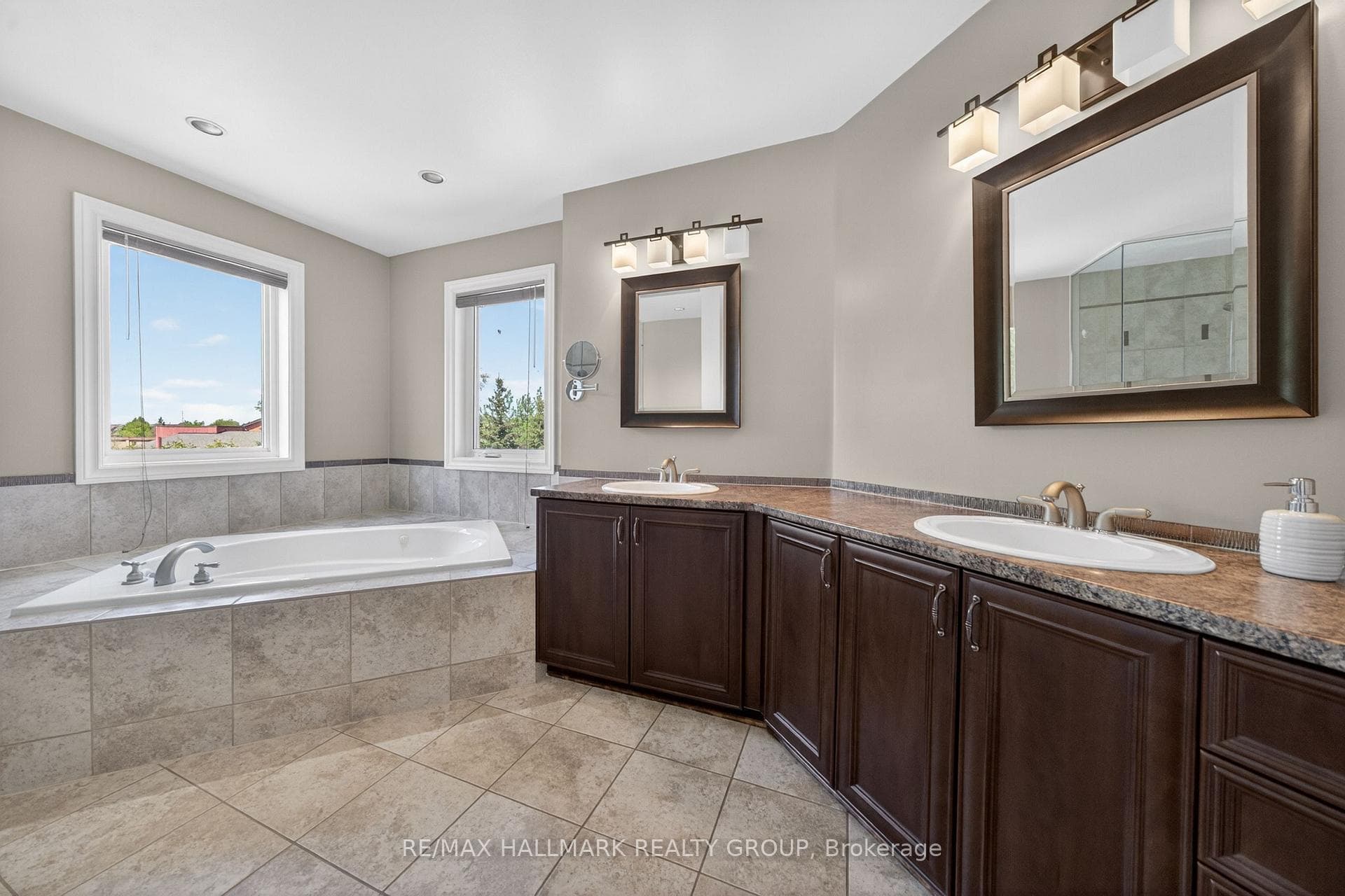 2030 Cherington Crescent photo 24
