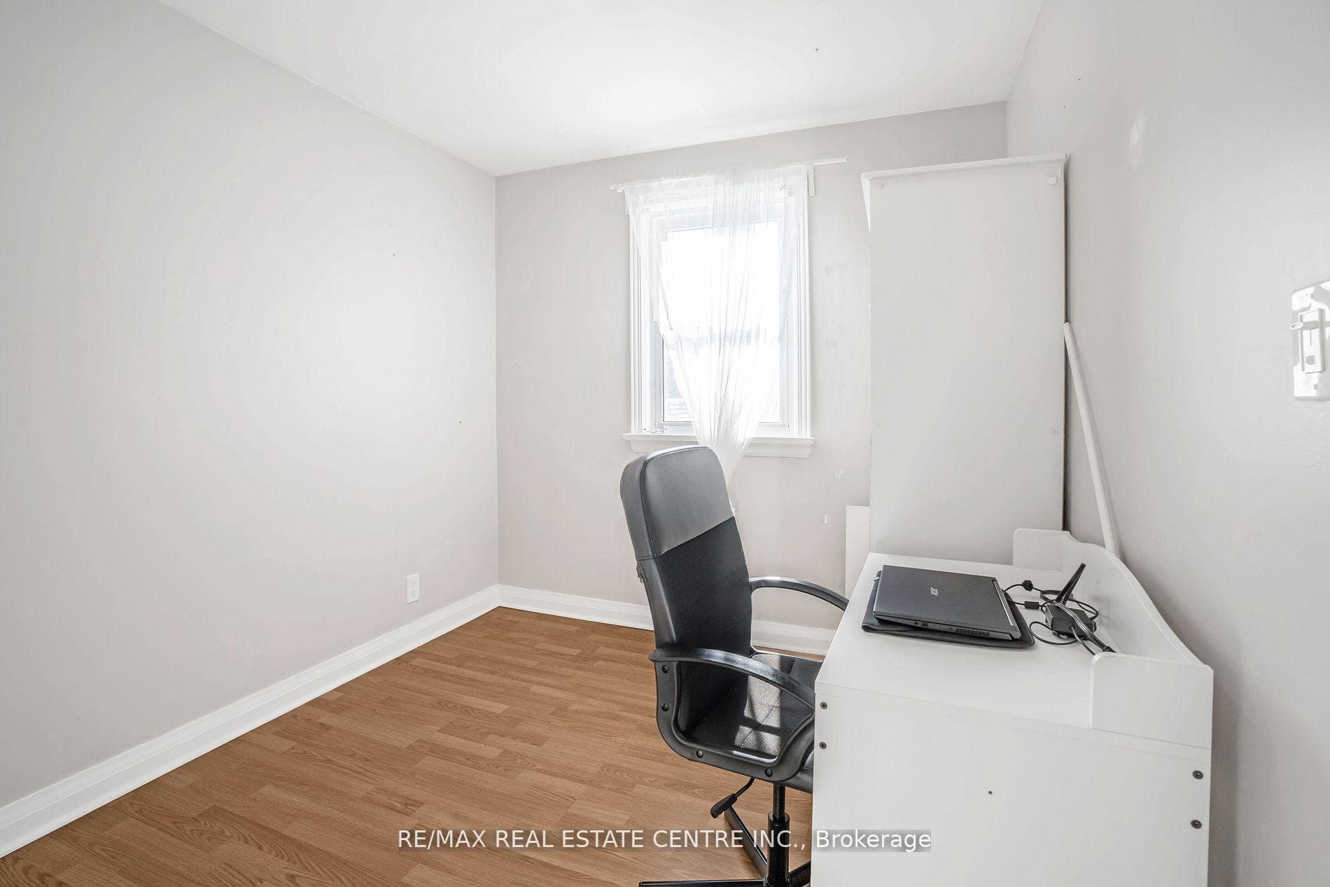 401 Elgin St Street photo 12