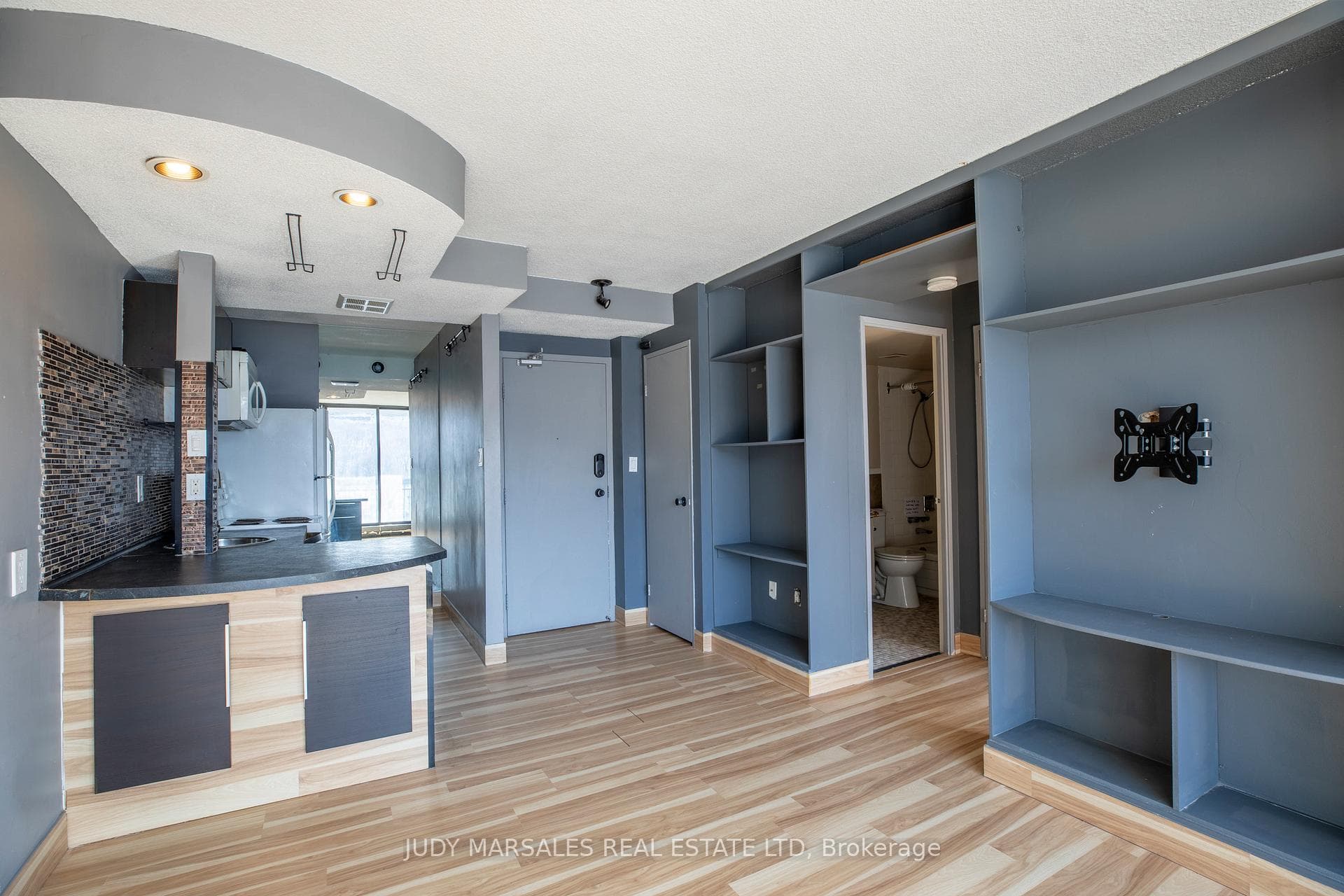 150 Charlton Avenue Unit 2107 photo 13