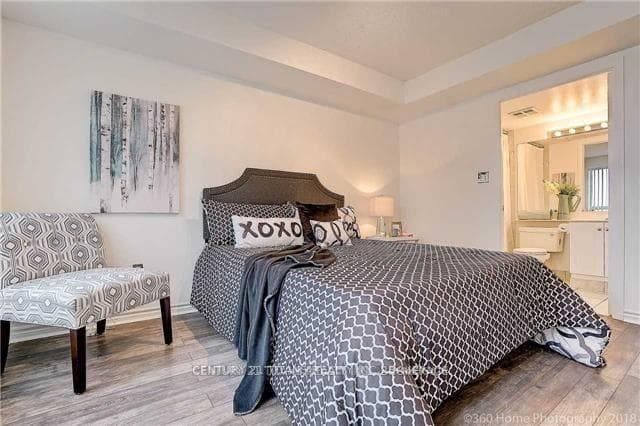 7 Lorraine Drive Unit 1605 photo 12