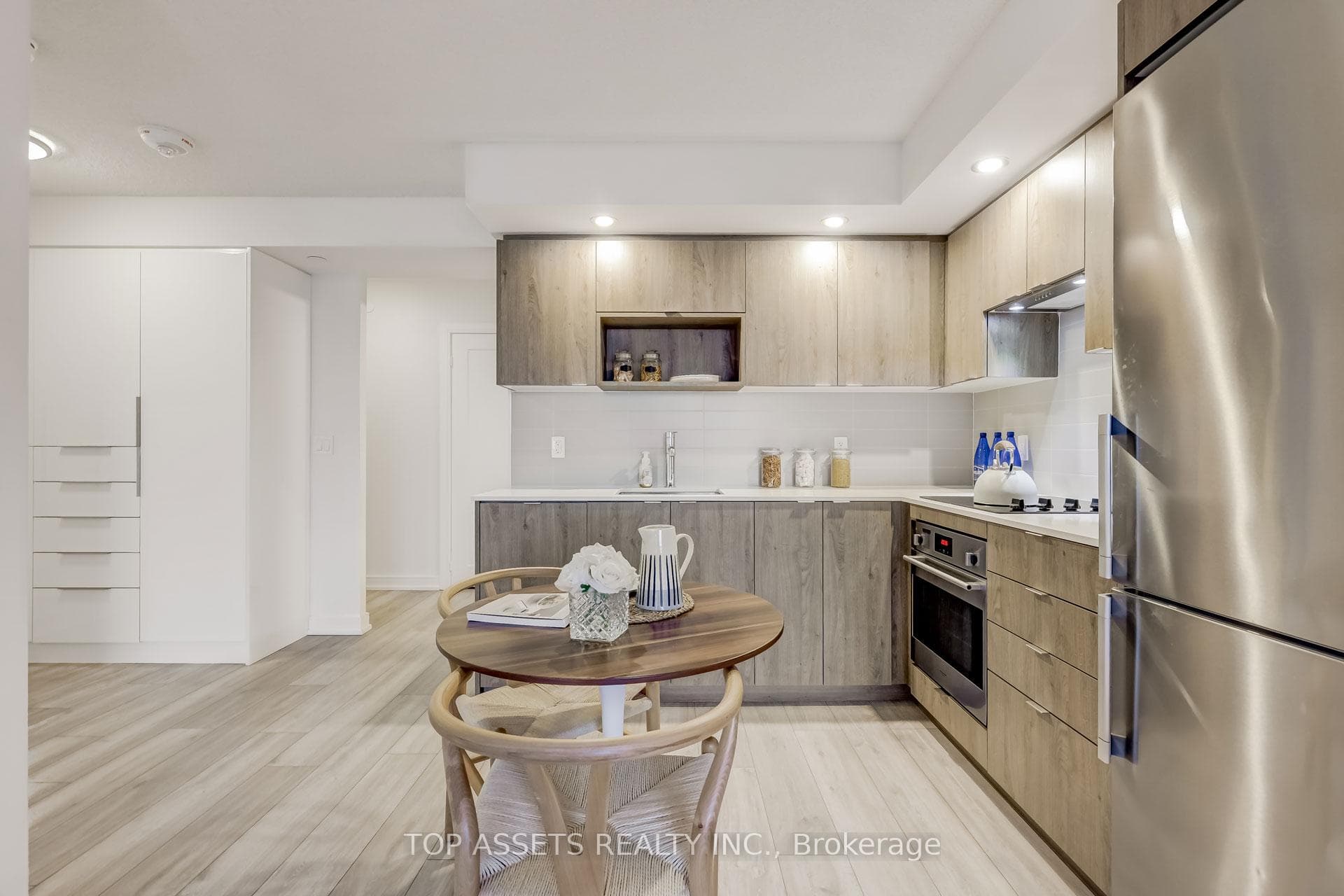 225 Village Green Square Unit 1604 photo 12