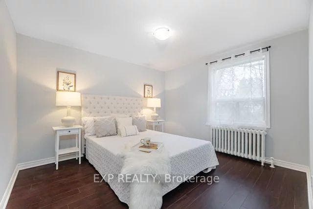 2774 St Clair Avenue photo 11