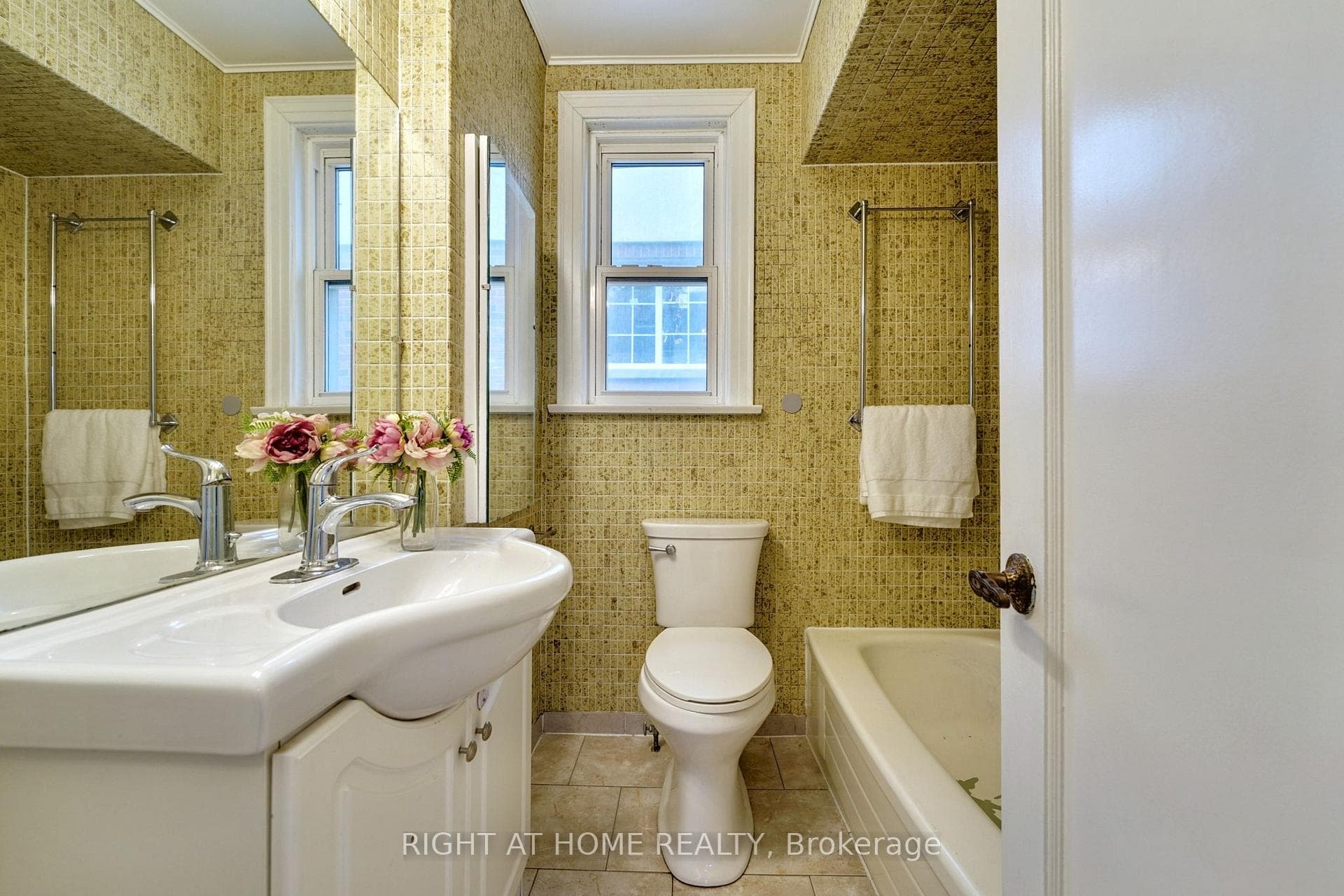 164 William Street photo 14