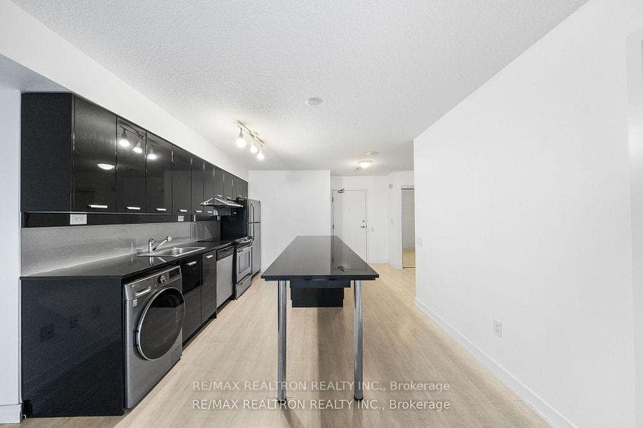 19 Singer Court Unit 1201B photo 9