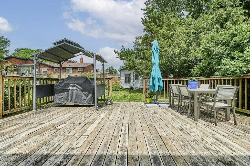 57 Renfield Crescent photo 38