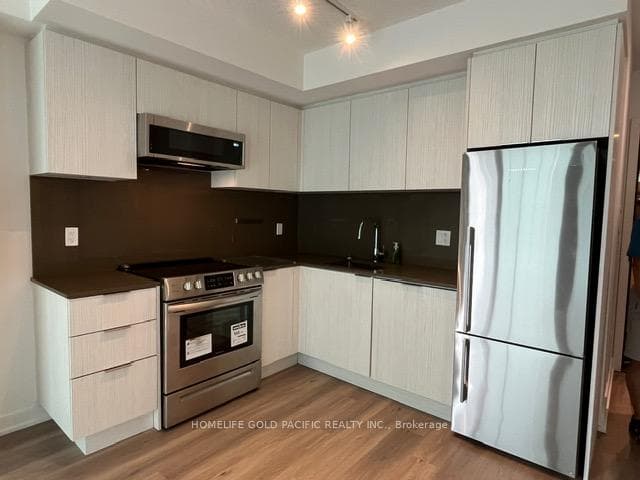 25 Richmond Street Unit 611 photo 6