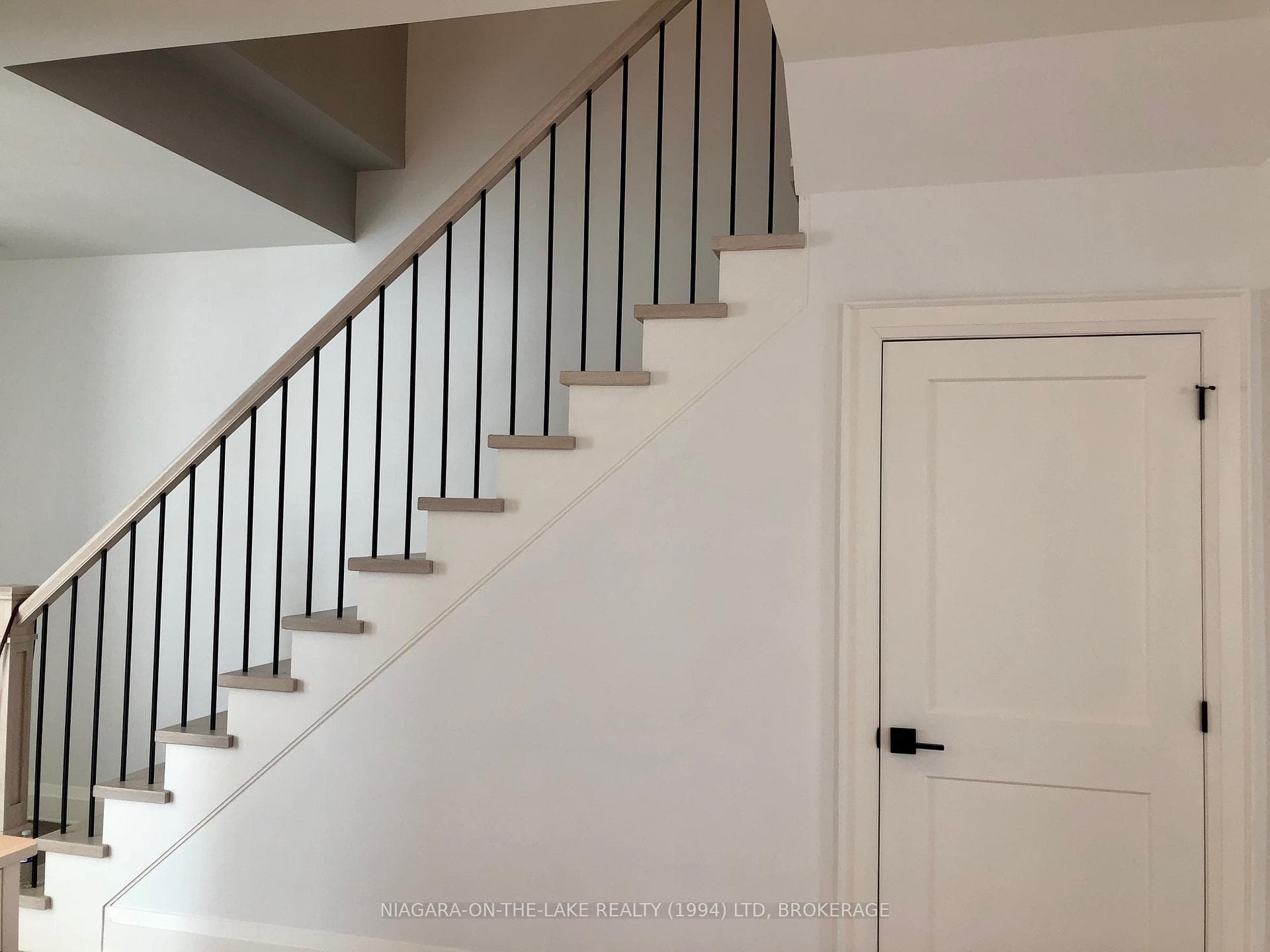 10 Perez Road photo 14