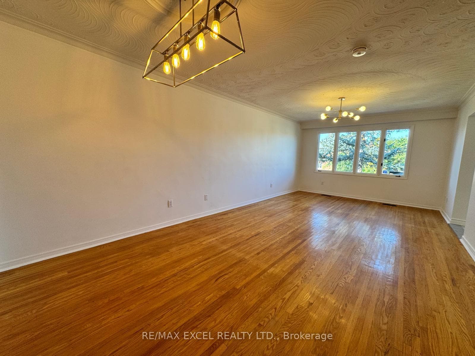 53 Hickorynut Drive Unit Upper (Unit A) photo 6