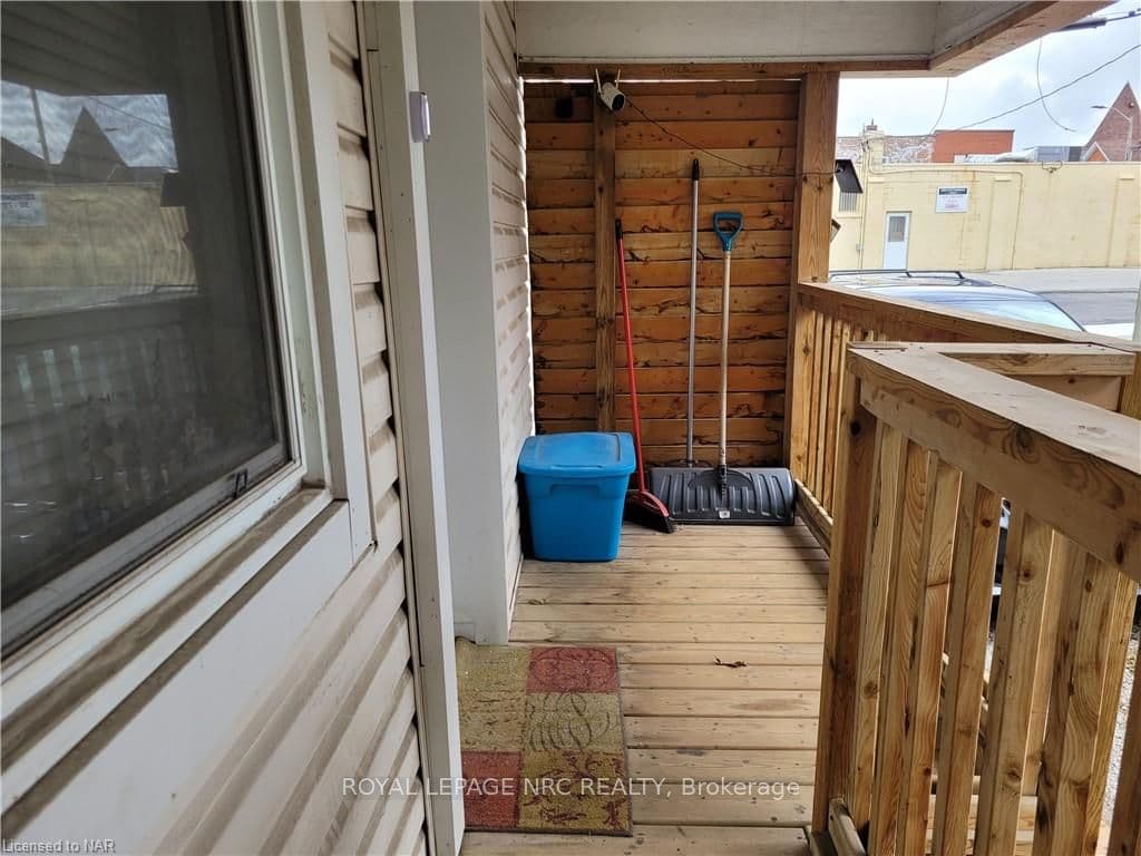 11 ALBINA Street photo 6