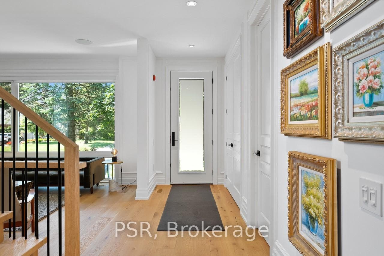 892 Johnathan Drive photo 3