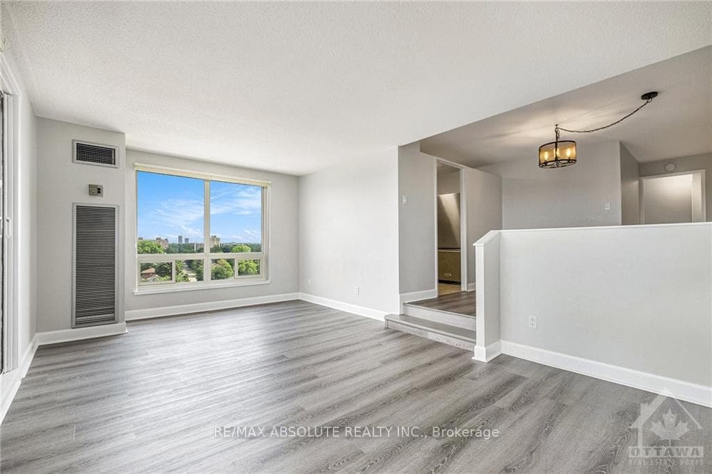 1100 AMBLESIDE Drive Unit 912 photo 6