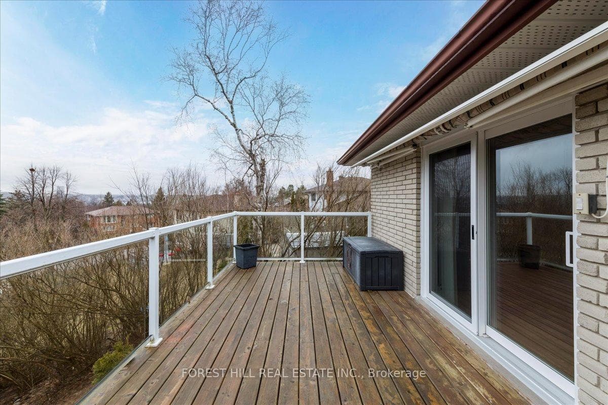 10 Peacock Lane photo 17
