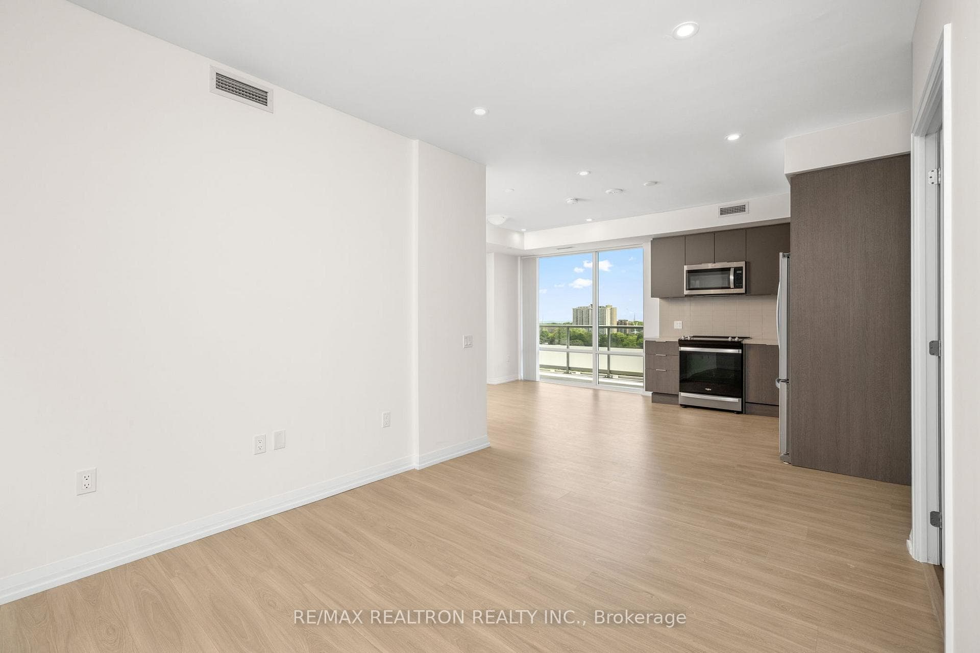 25 Holly Street Unit 1707 photo 7