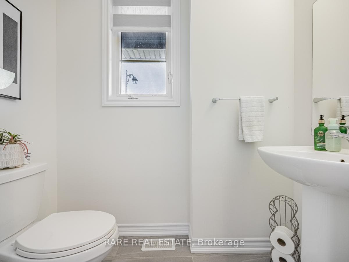 514 Parent Place photo 8