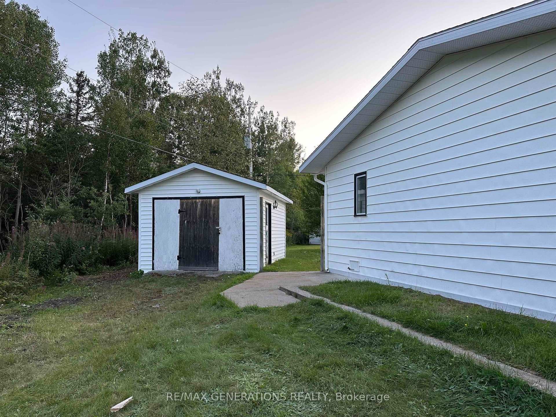 100 Centennial Drive photo 41