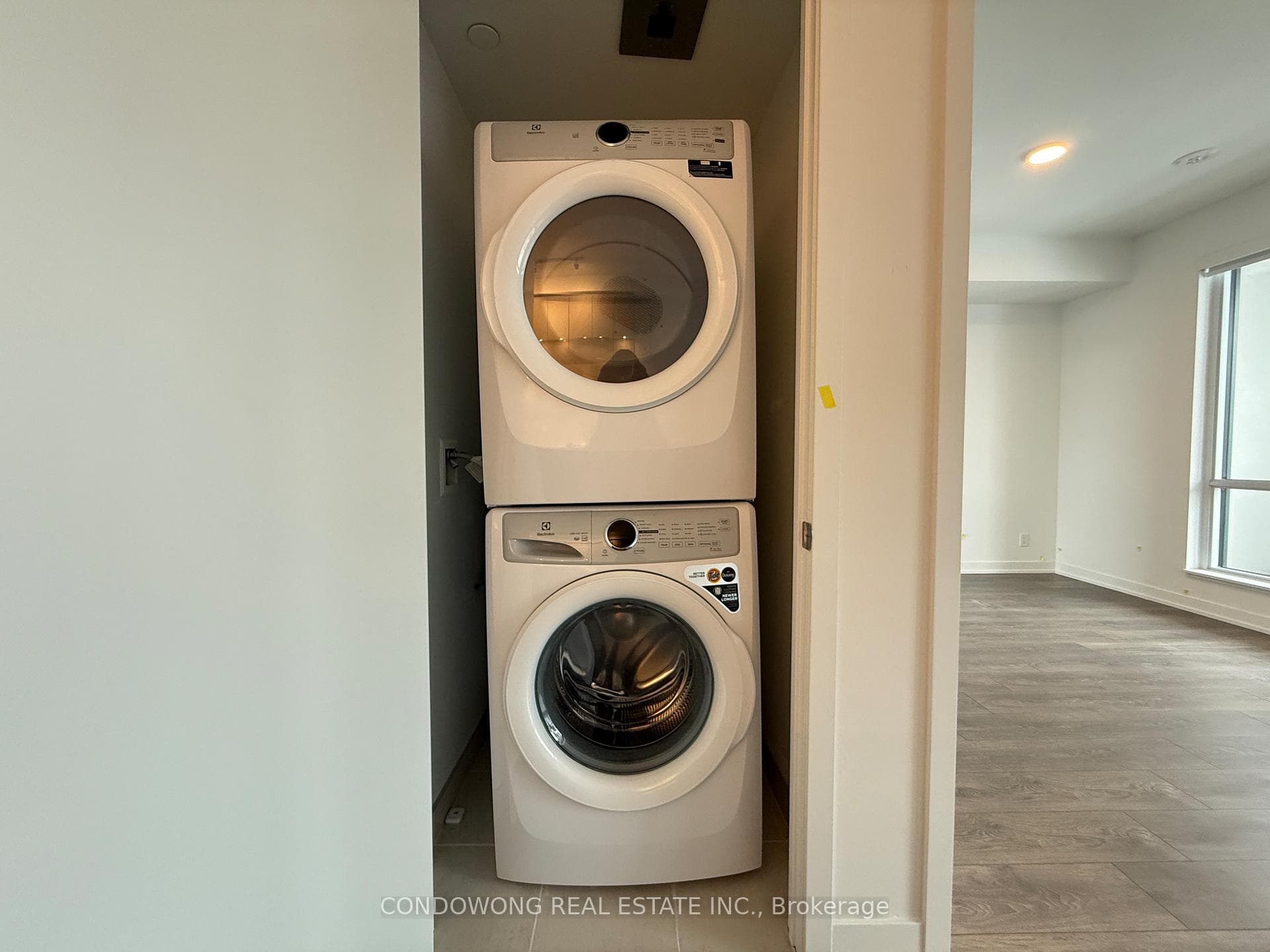 Full Size Washer and Dryer