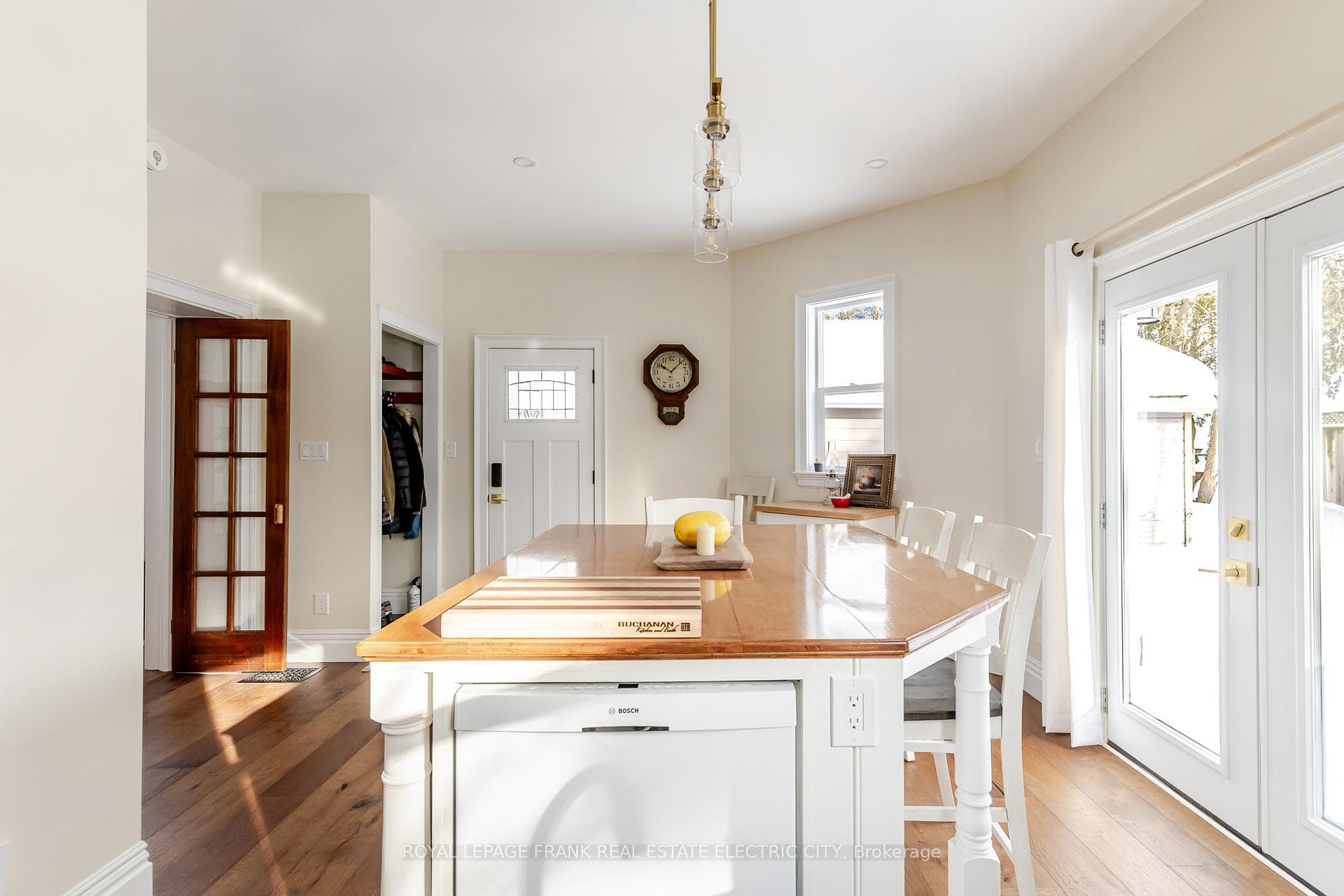 577 Walnut Street photo 23