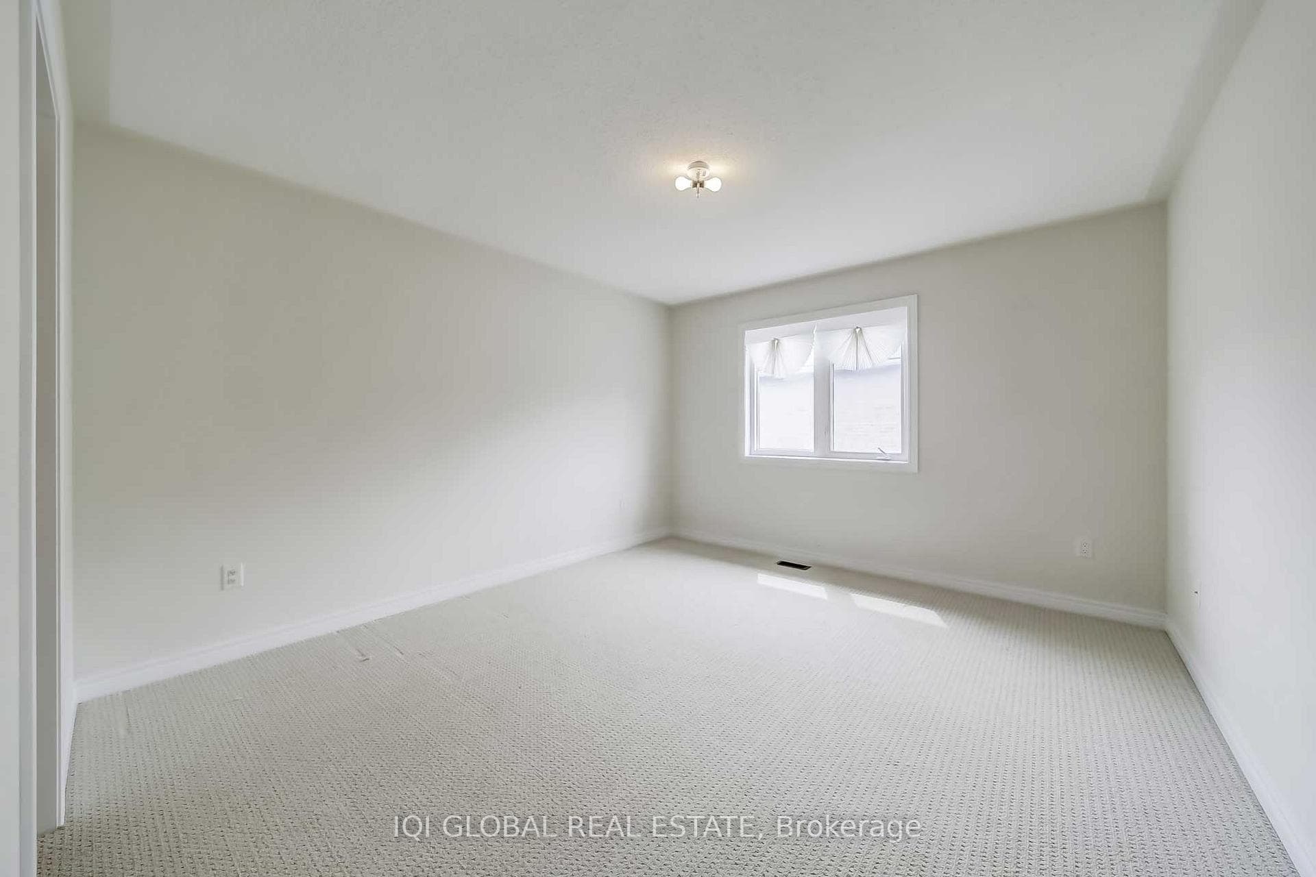 2 Bowkett Drive photo 22