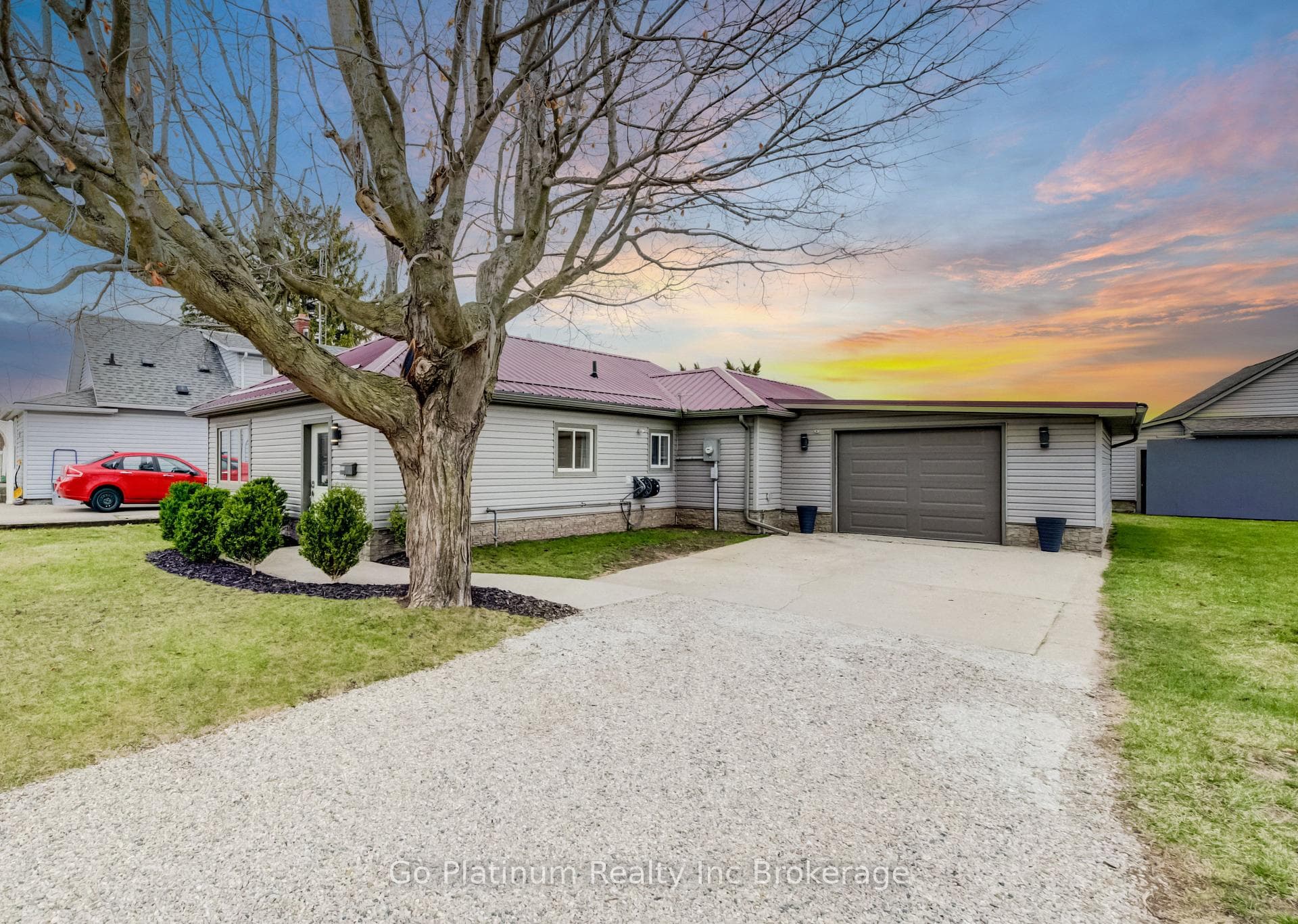 9028 Plank Road photo 1