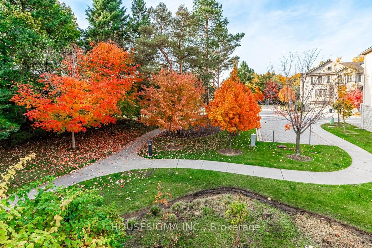 21 Bloorview Place photo 23
