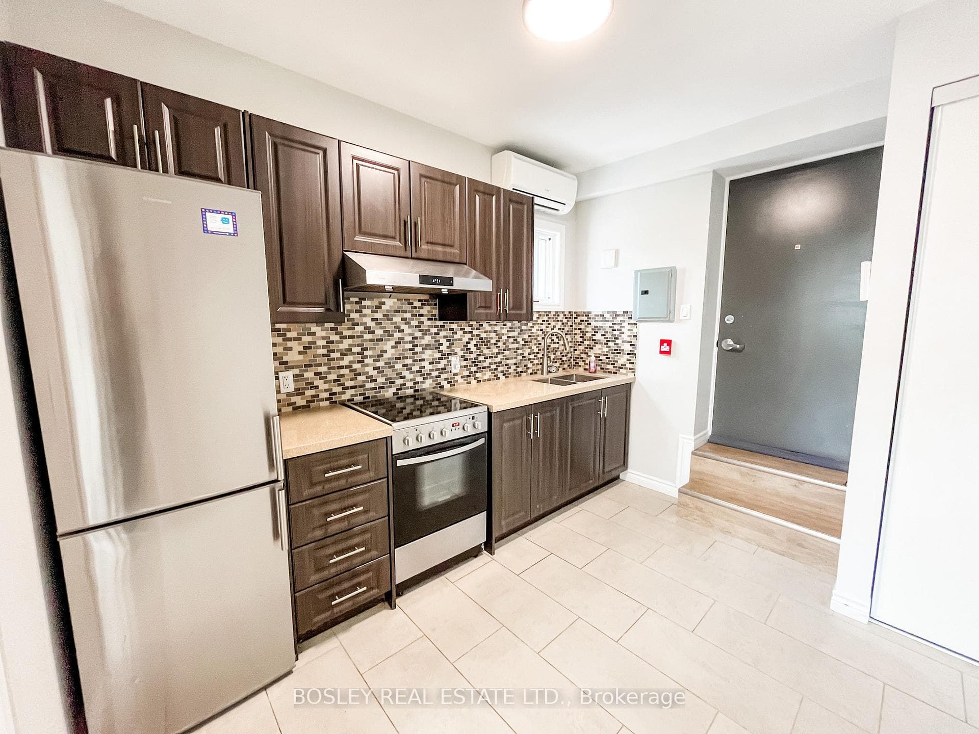 103 Coleman Avenue Unit 6 photo 2