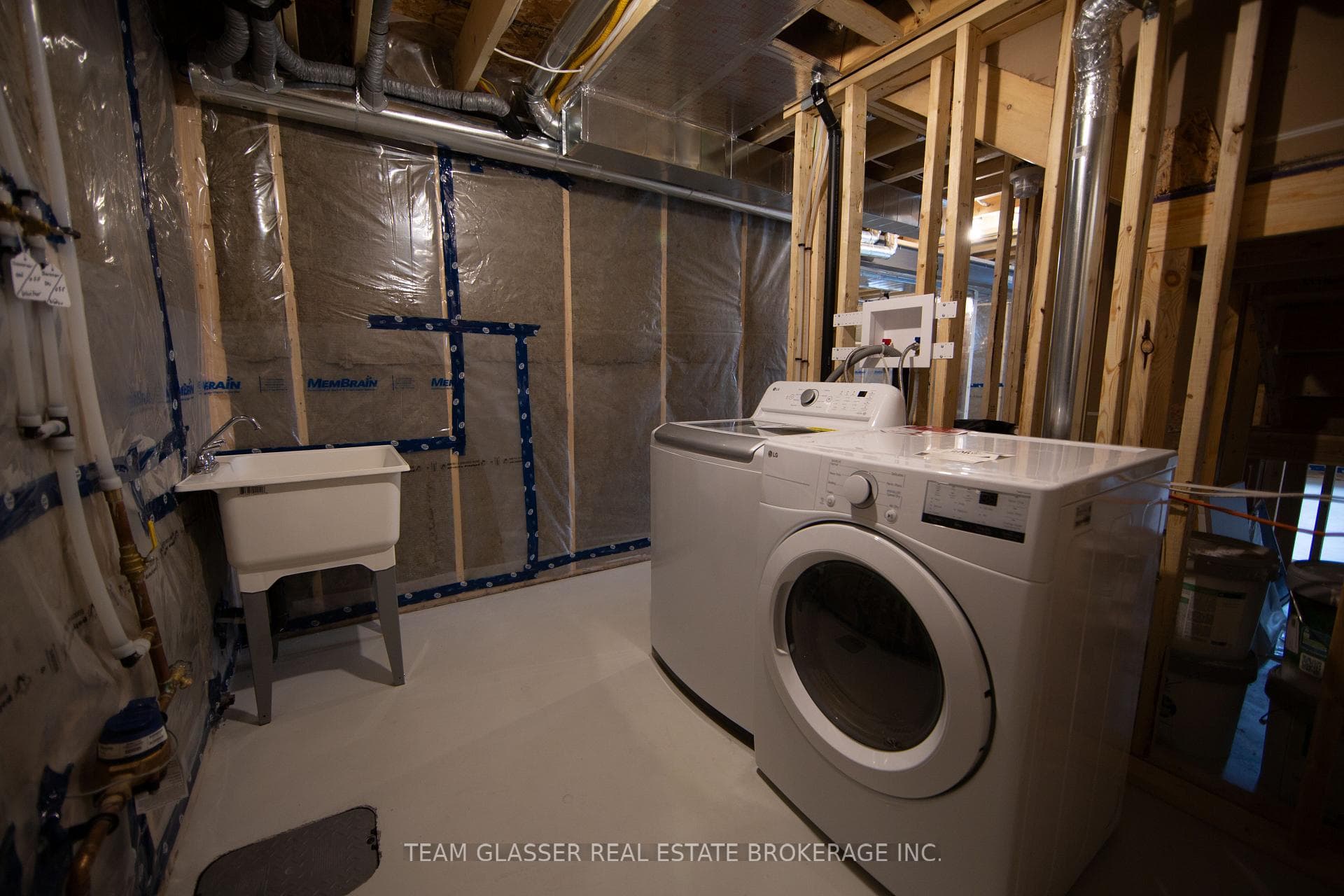 185 Renaissance Drive photo 26