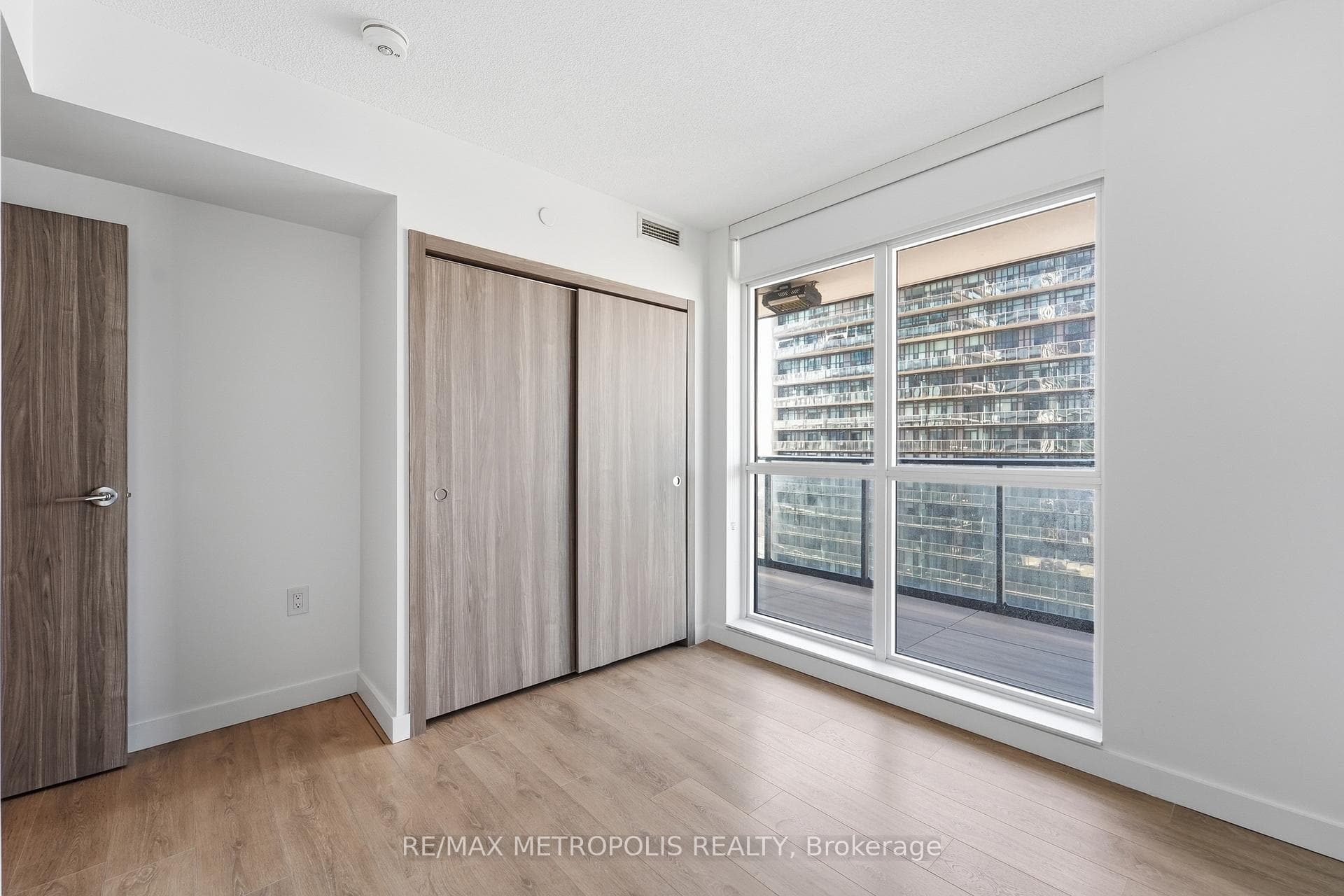 38 Widmer Street Unit 2711 photo 10