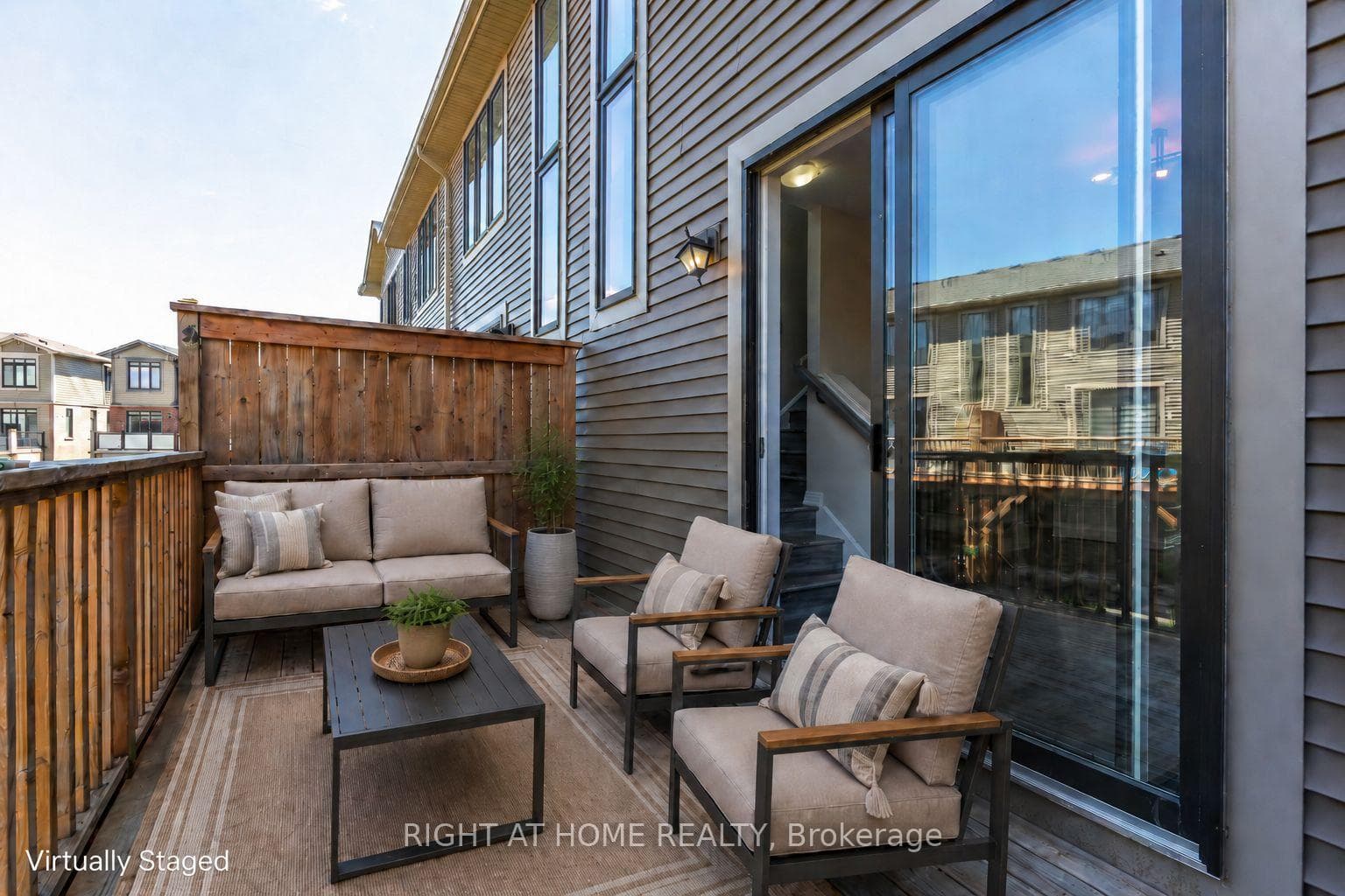 112 Hollywood Court photo 17