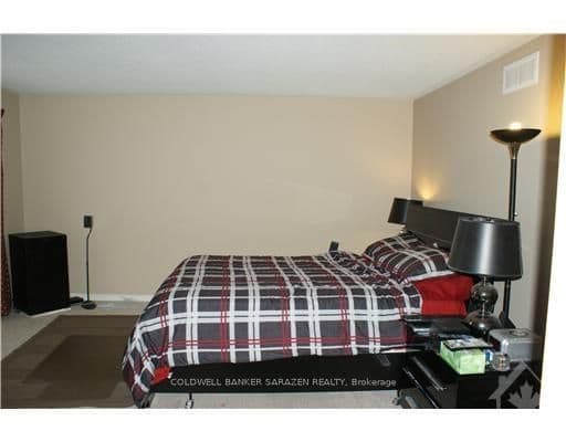 261 FELICIA Crescent photo 9