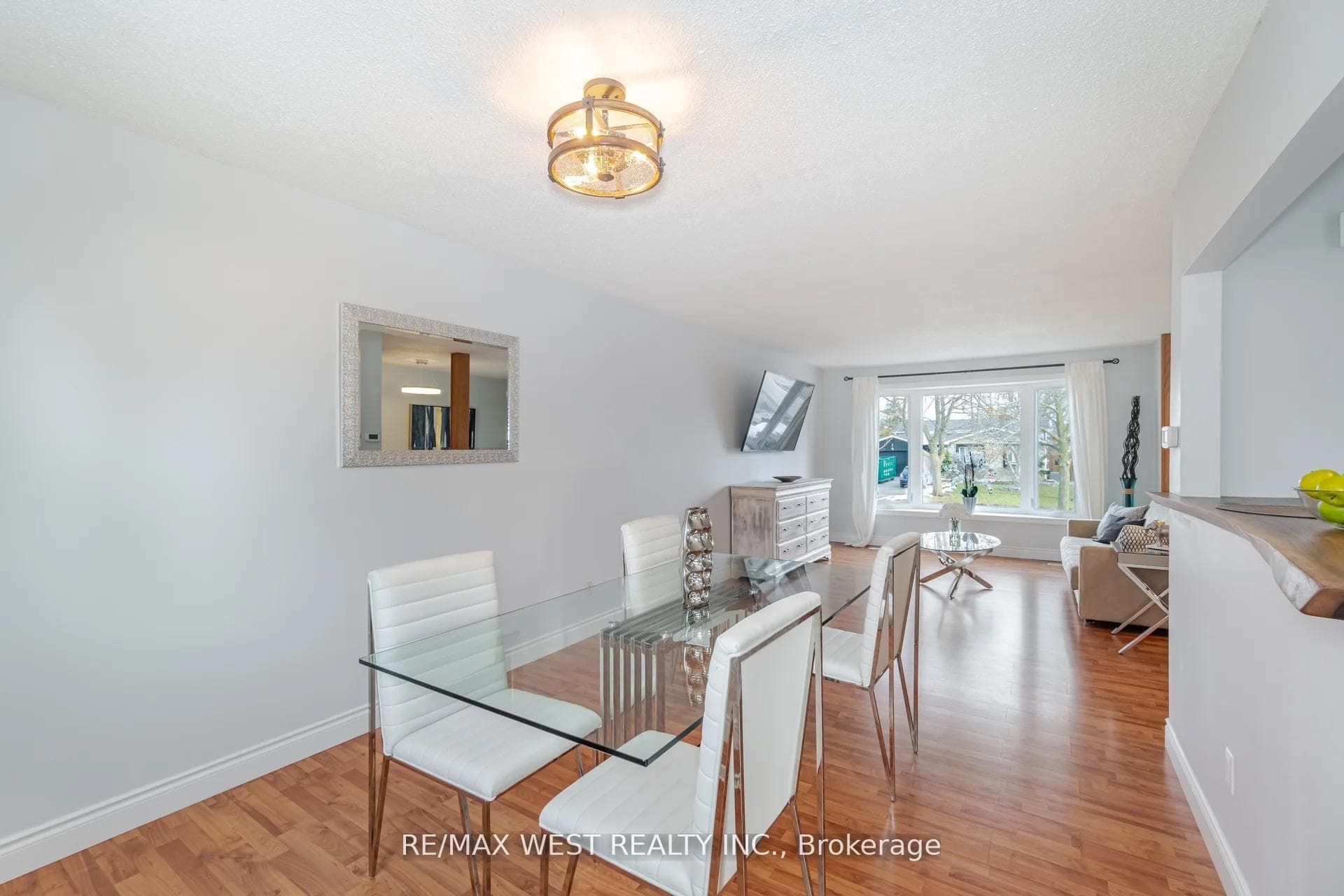 75 Wright Crescent Unit Upper photo 6
