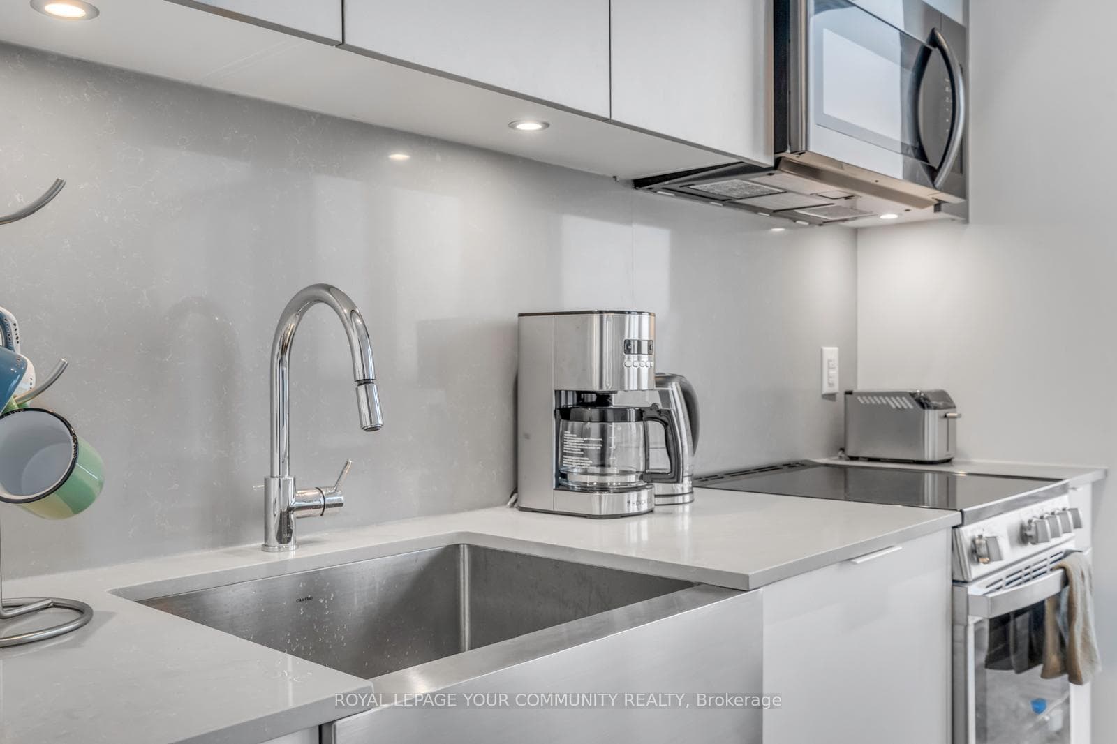 270 Dufferin Street Unit 1106 photo 13