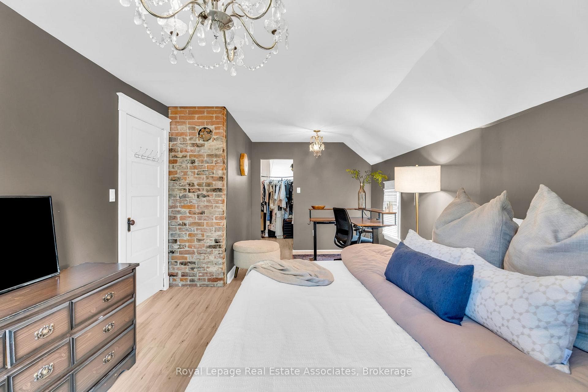 145 Margaret Street photo 23