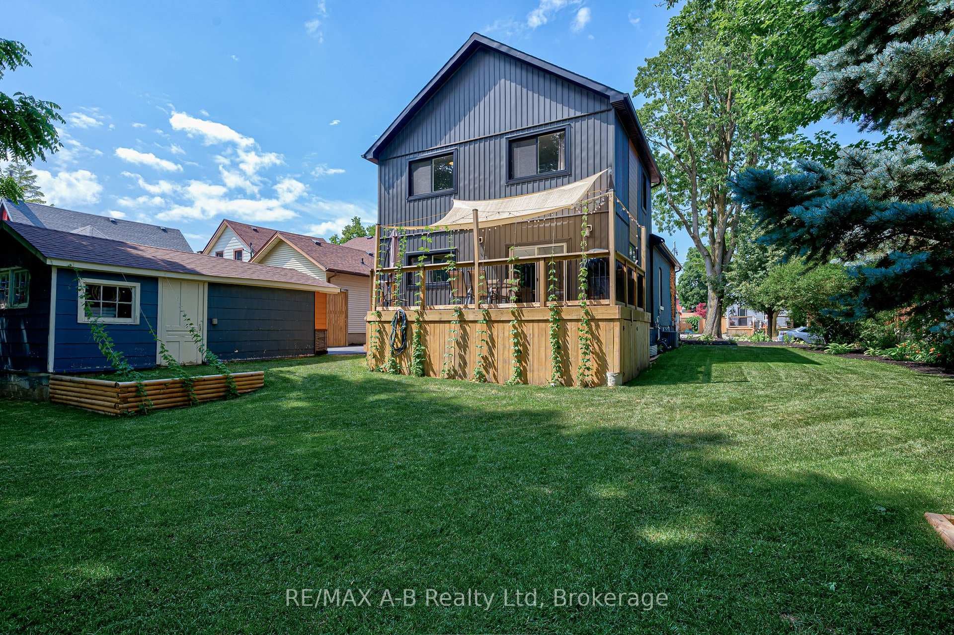 261 Albert Street photo 48