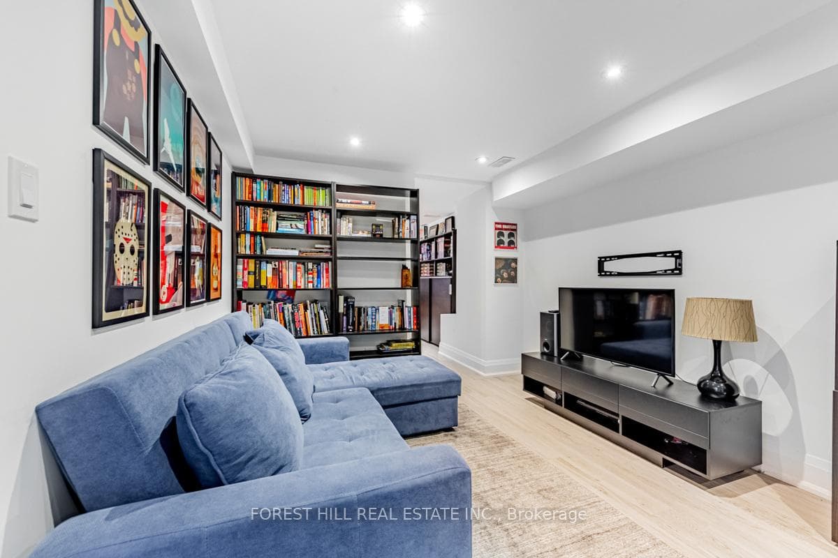 169 Maplewood Avenue photo 30