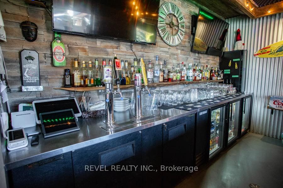 53 Simcoe Street Unit A photo 8