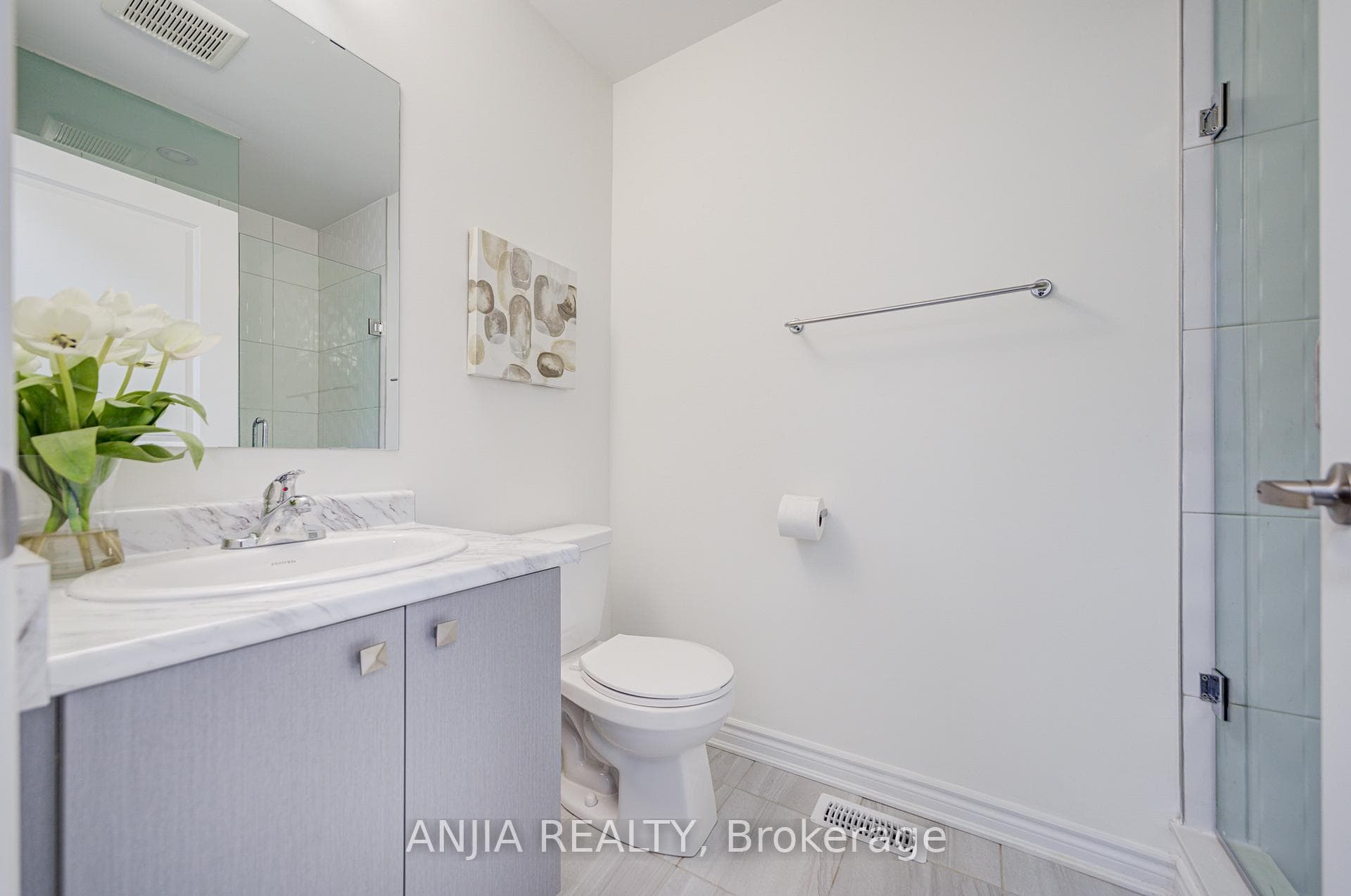 82 Chicago Lane photo 31