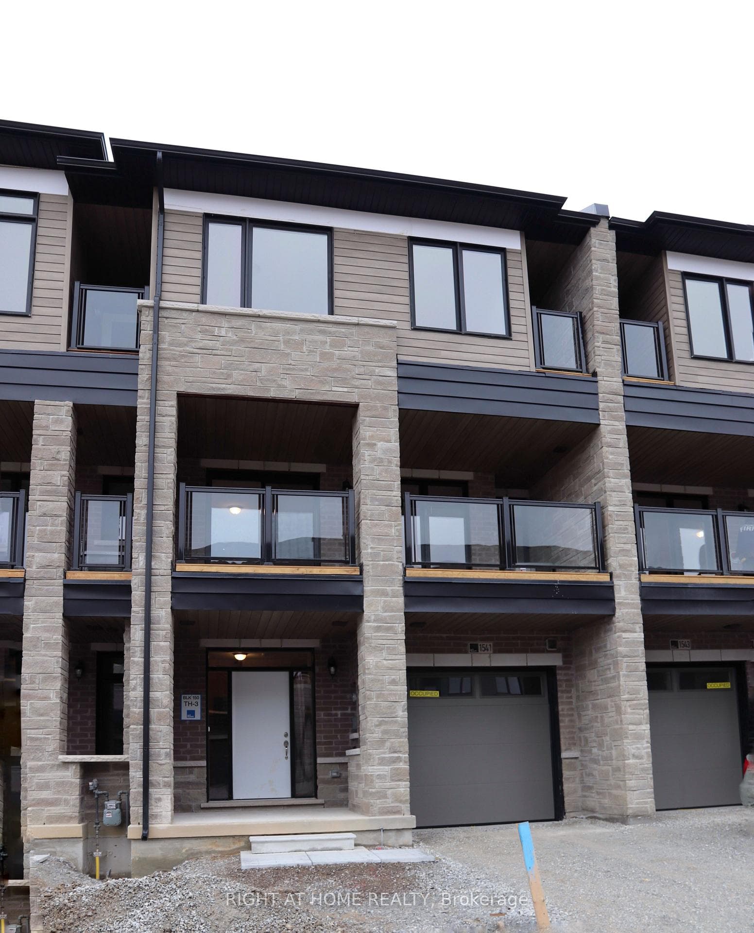 1541 Hilson Heights photo 4